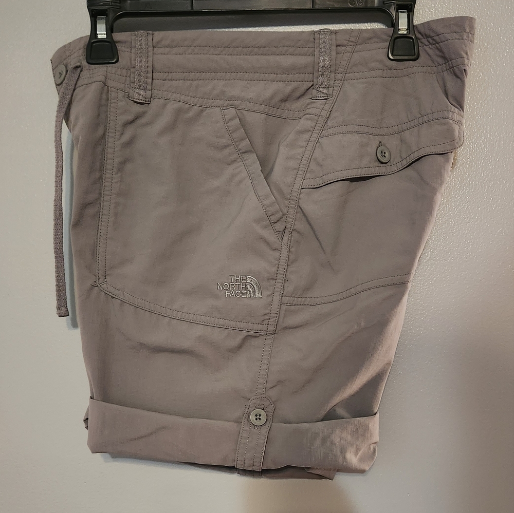 North Face Womens Bermuda Long Cargo Hiking Shorts Size 8